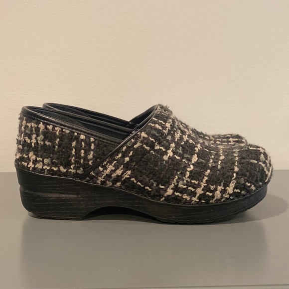 EUC Dansko clogs sz 40 - Picture 3 of 13